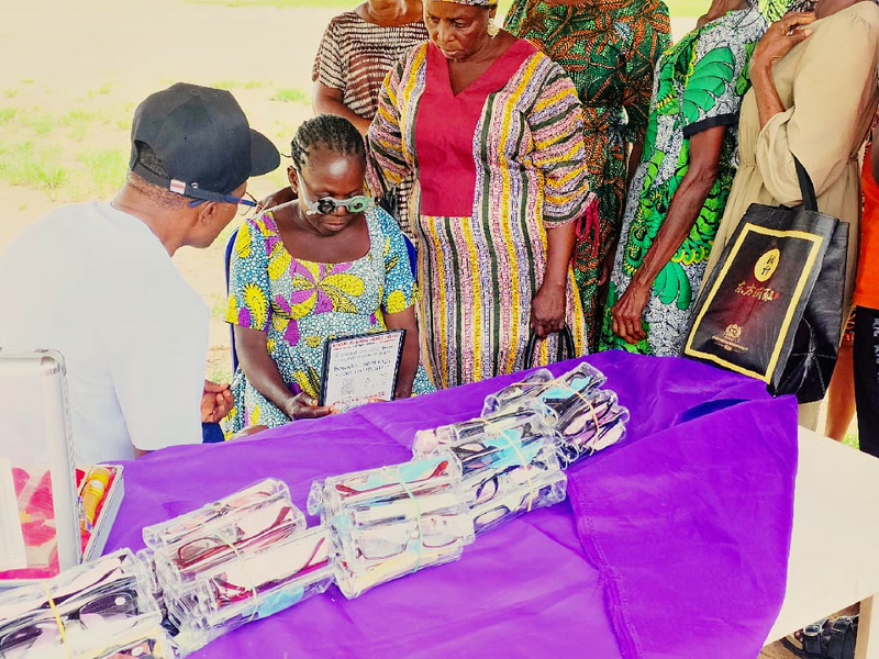 Free reading glasses at the Uyo outreach